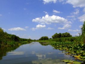 Duna-delta, Szállás, halászat